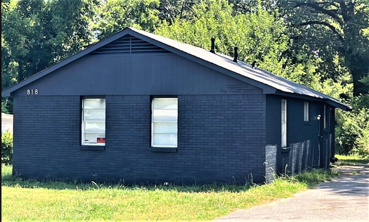 818 Laurel Street